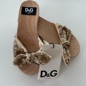 NEW D&G Junior Girls Sandals Sequin Bow Clog Style Wooden Sole Slip On 11 EUR 28